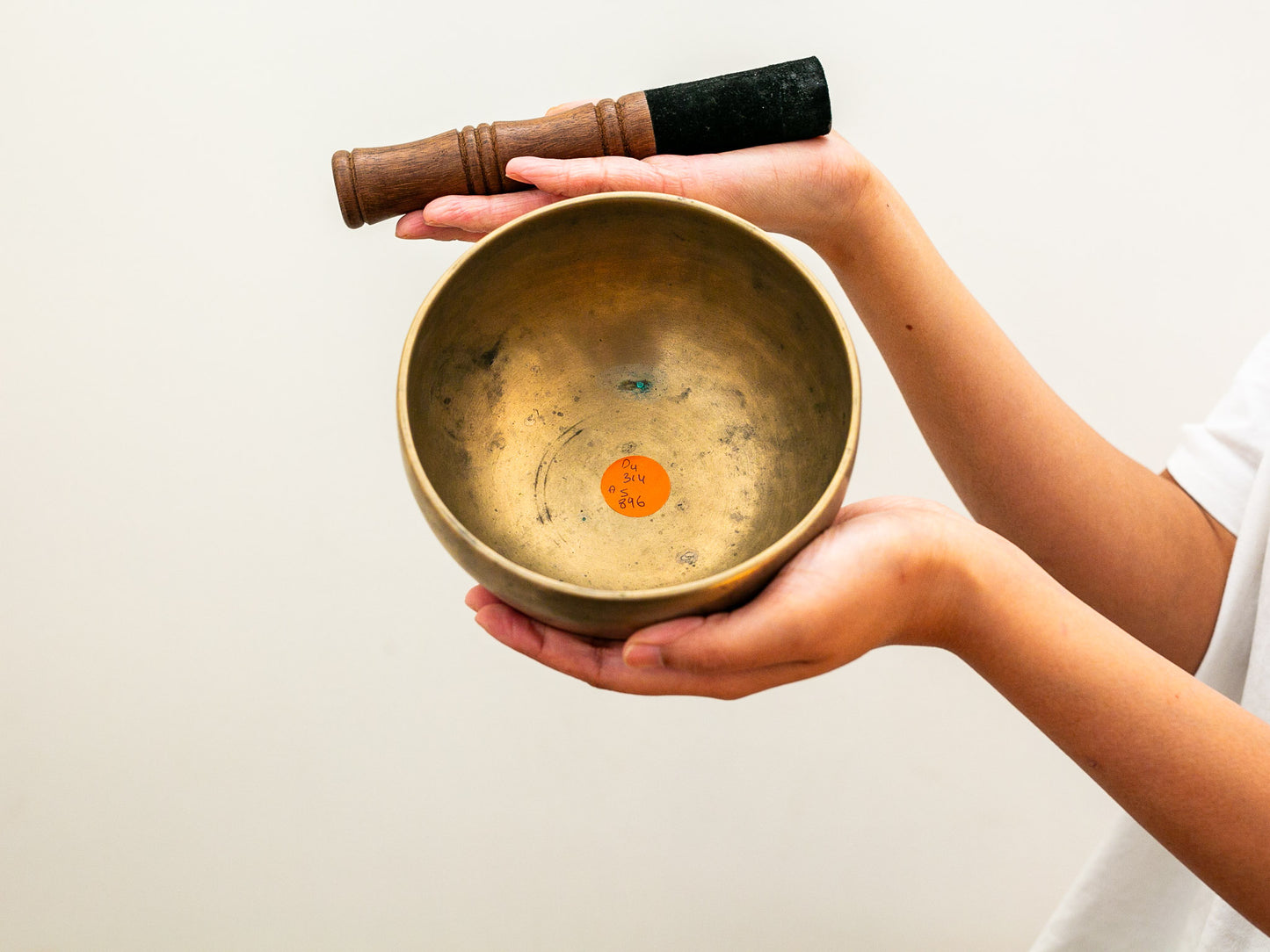 Small Tara Singing Bowl - Base Note D4 (314 Hz)