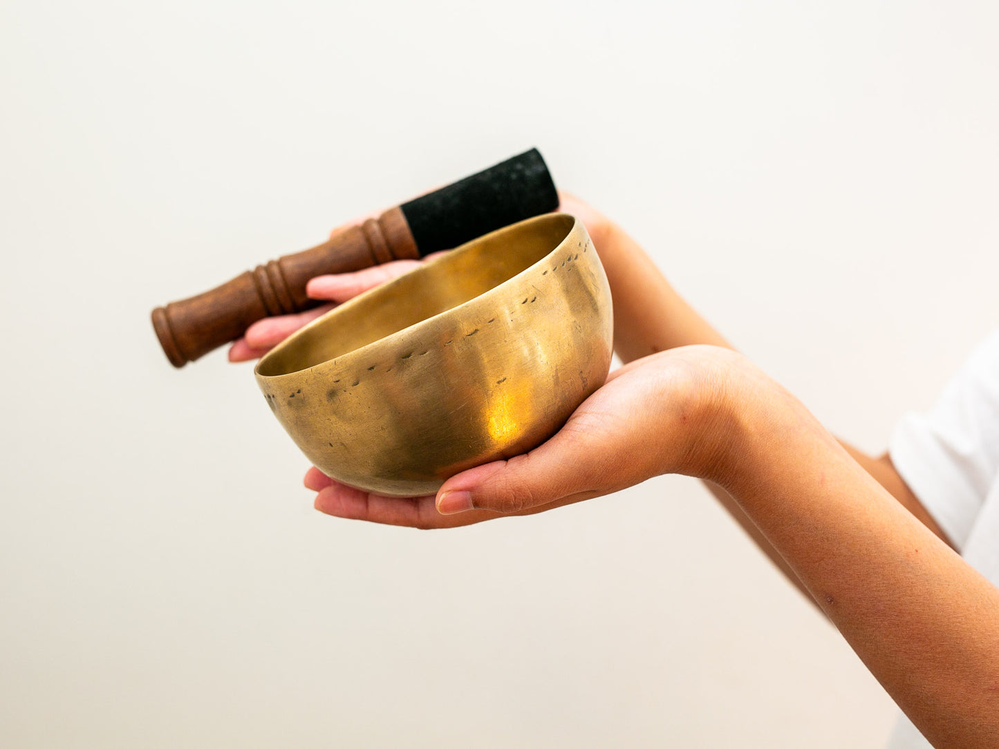 Small Tara Singing Bowl - Base Note B3 (250 Hz)