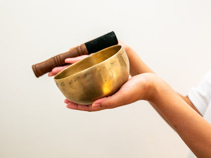 Small Tara Singing Bowl - Base Note B3 (250 Hz)