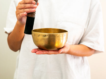 Small Tara Singing Bowl - Base Note B3 (250 Hz)