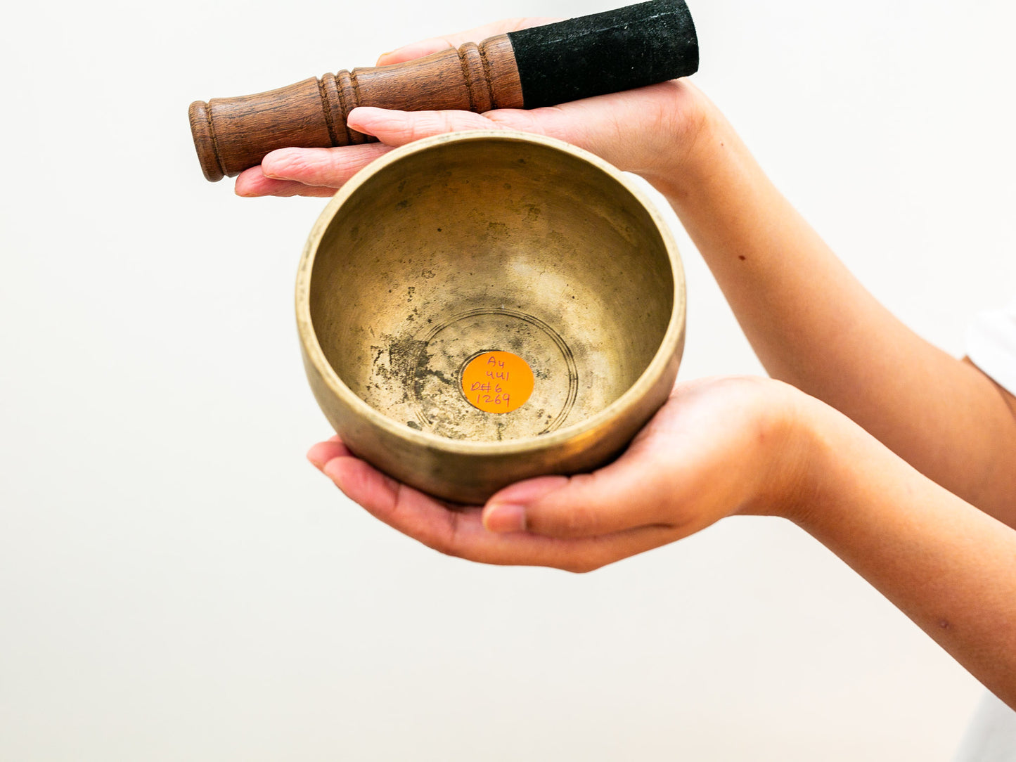 Special Small Tara Singing Bowl - Base Note A4 (441 Hz)