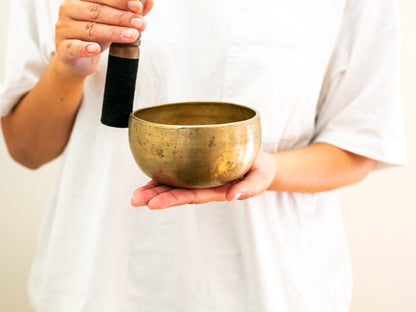 Special Small Tara Singing Bowl - Base Note A4 (441 Hz)