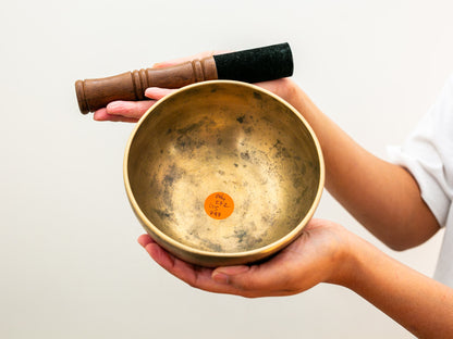 Small Tara Singing Bowl - Base Note D#4 (272 Hz)