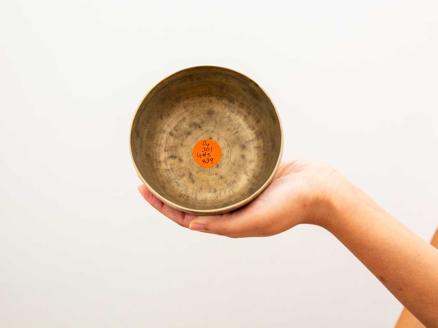 Small Tara Singing Bowl - Base Note D4 (301 Hz)