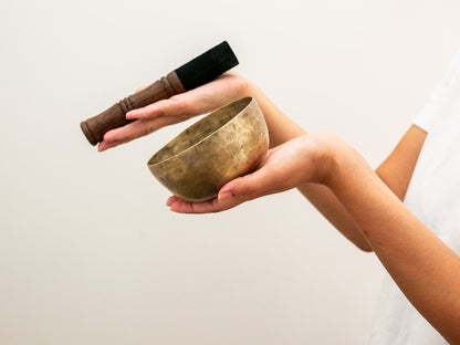 Small Tara Singing Bowl - Base Note D4 (301 Hz)