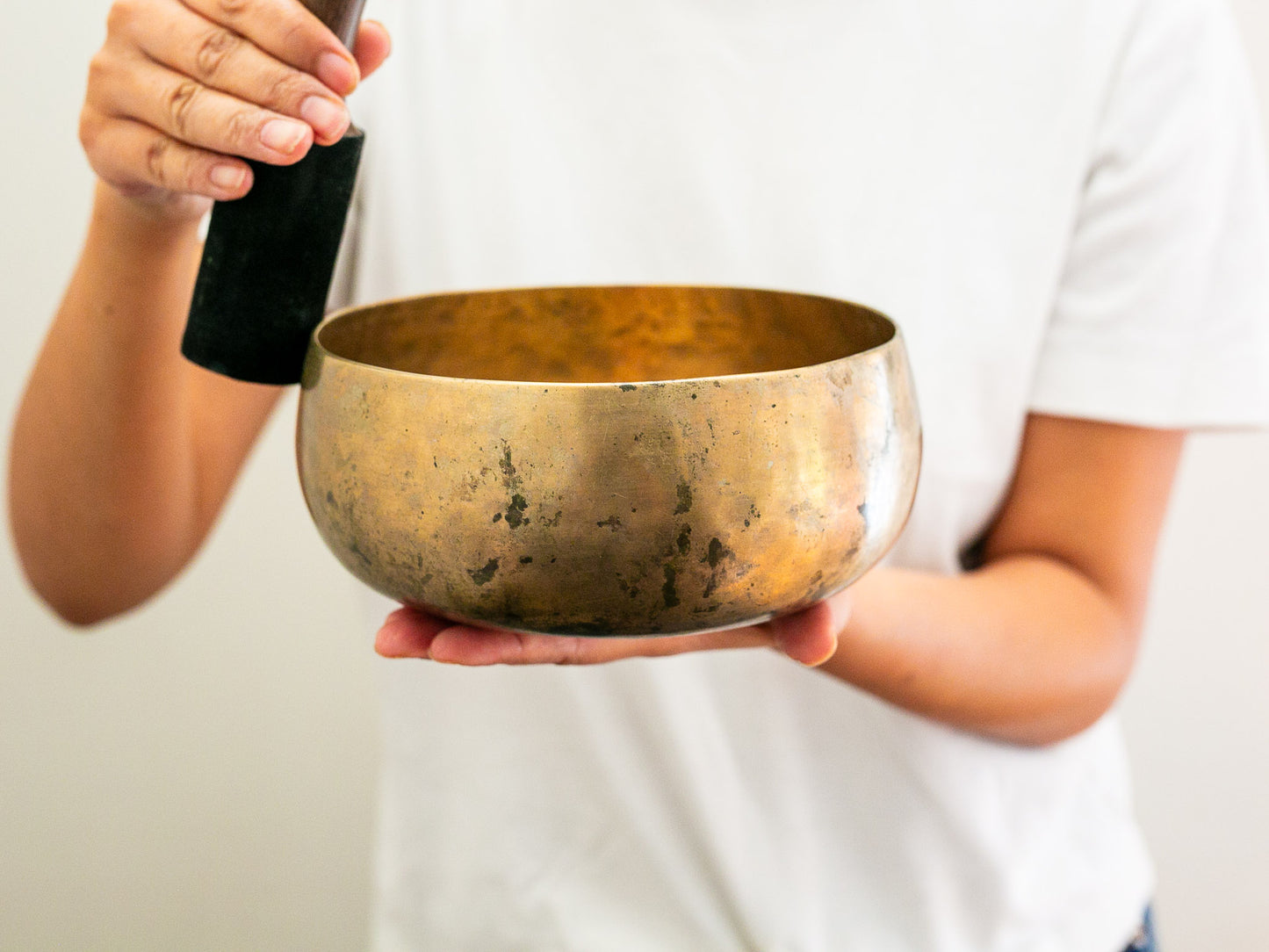 Remuna Singing Bowl - F3 (179 Hz)