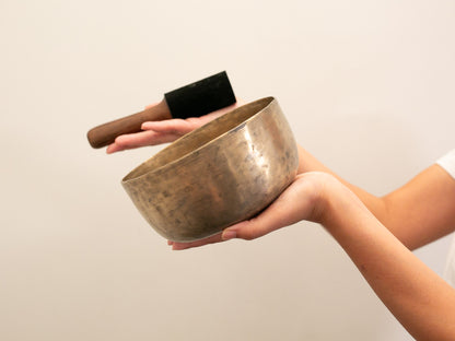 Tara Singing Bowl - Base Note E3 (164 Hz)