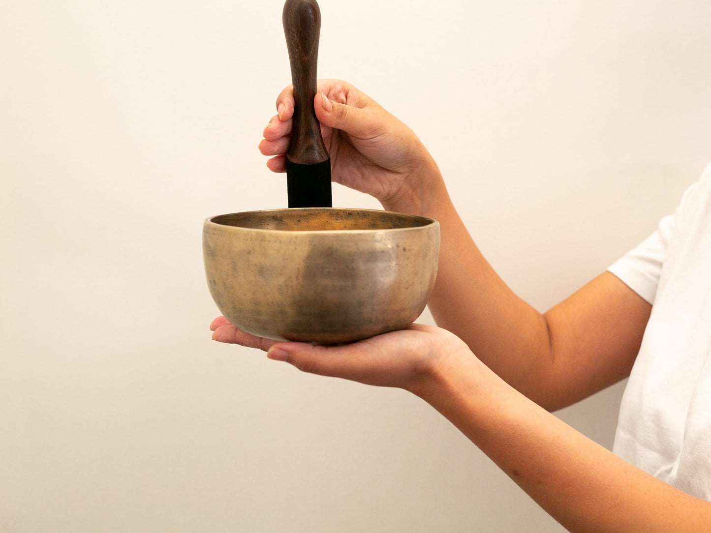 Tara Singing Bowl - Base Note E4 (332 Hz)