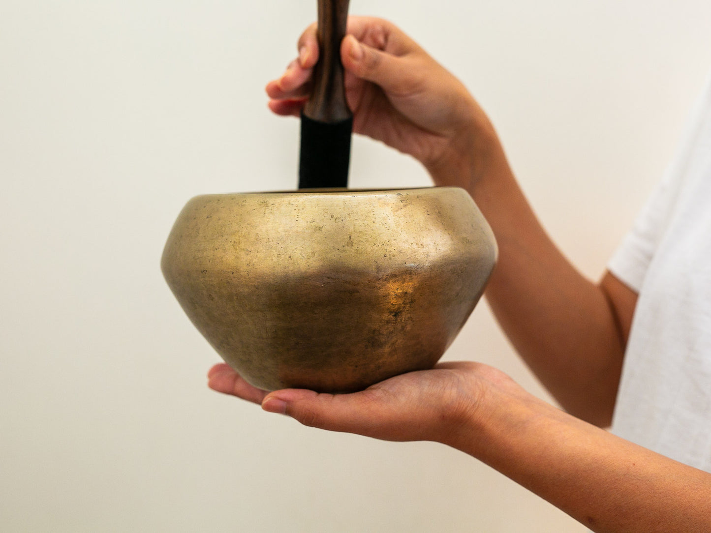 Collector's Buddha Singing Bowl - Base Note F#4 (380 Hz)