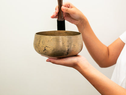 Remuna Singing Bowl - G#3 (206 Hz)