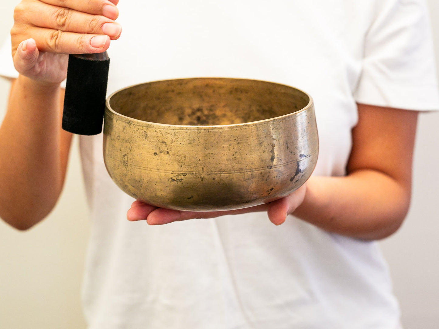 Remuna Singing Bowl - G#3 (206 Hz)