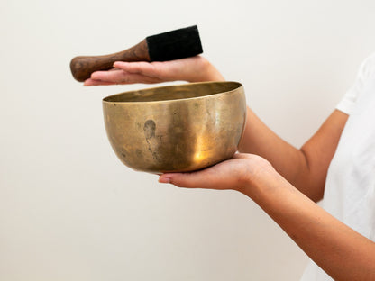 Tara Singing Bowl - Base Note D#3 (156 Hz)