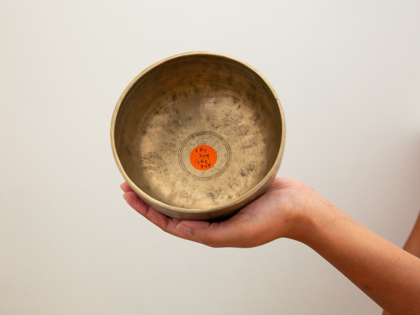 Small Tara Singing Bowl - Base Note D#4 (309 Hz)