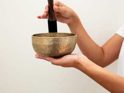 Small Tara Singing Bowl - Base Note D#4 (309 Hz)