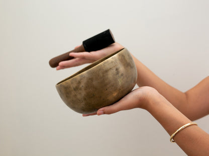 Tara Singing Bowl - Base Note G3 (201 Hz)
