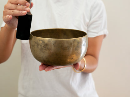 Tara Singing Bowl - Base Note G3 (201 Hz)