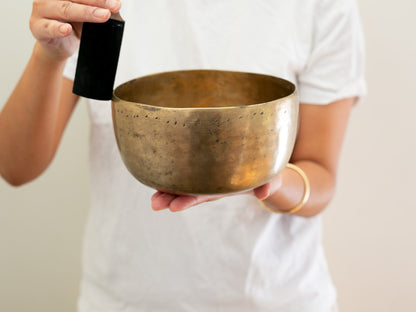 Tara Singing Bowl - Base Note G3 (201 Hz)