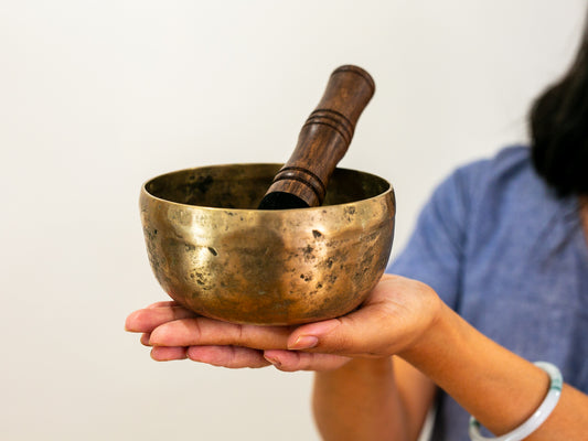 Small Old 'Tara' Singing Bowl - Base Note D#4 (309 Hz)