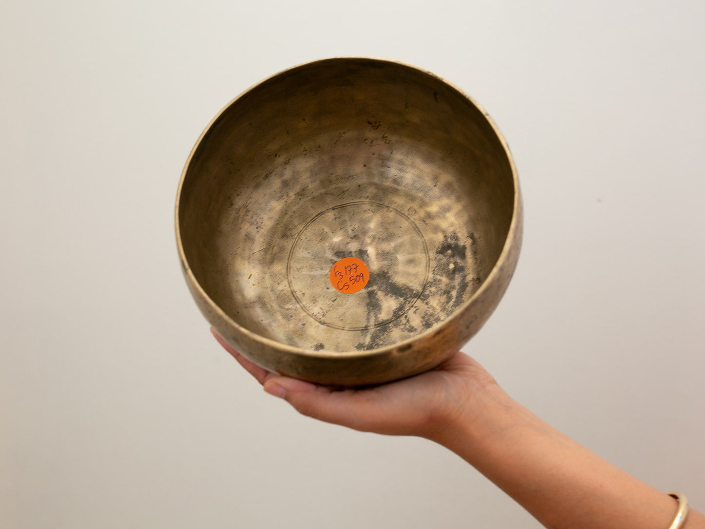 Tara Singing Bowl - Base Note F3 (177 Hz)