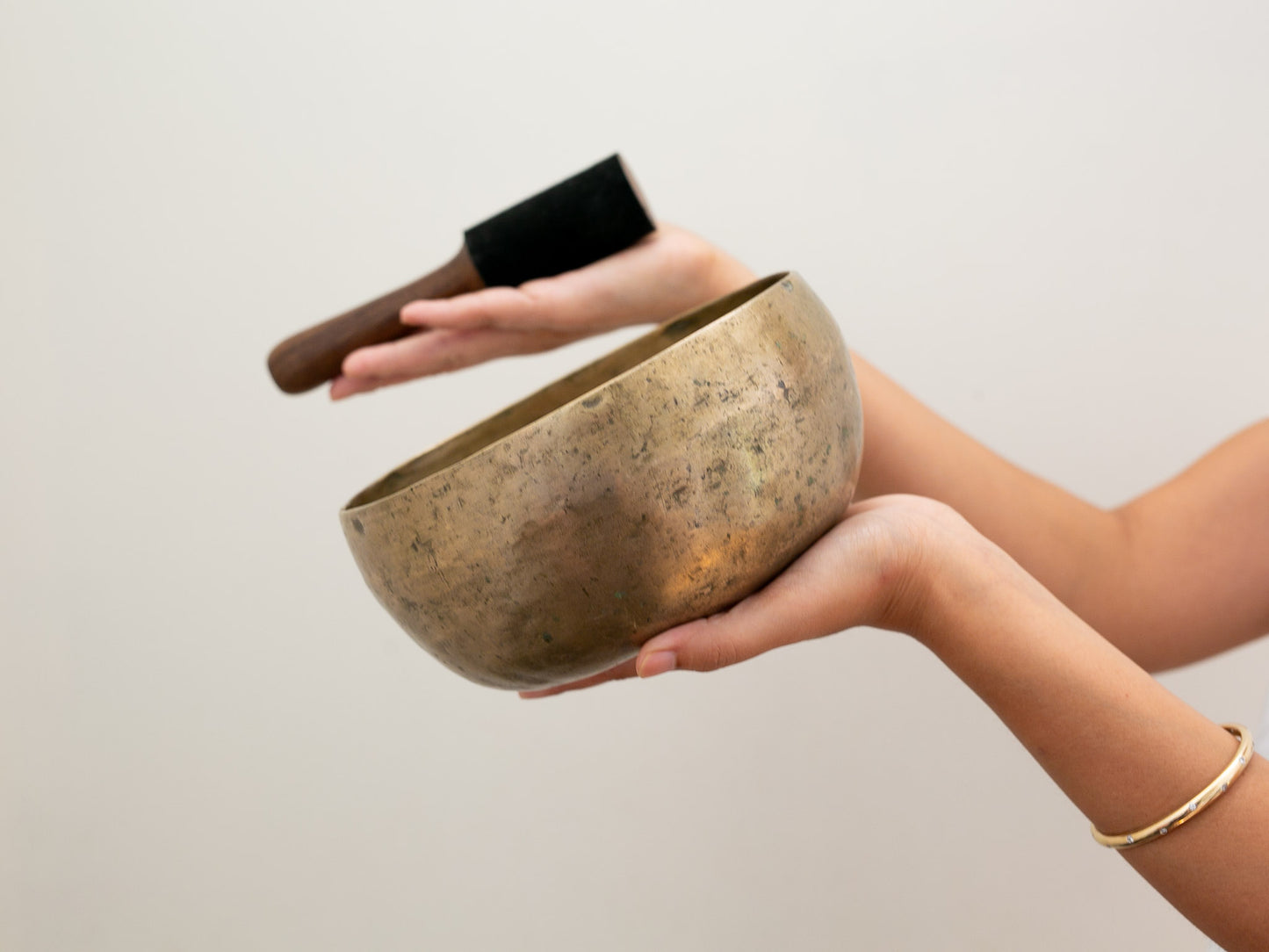 Tara Singing Bowl - Base Note F3 (177 Hz)