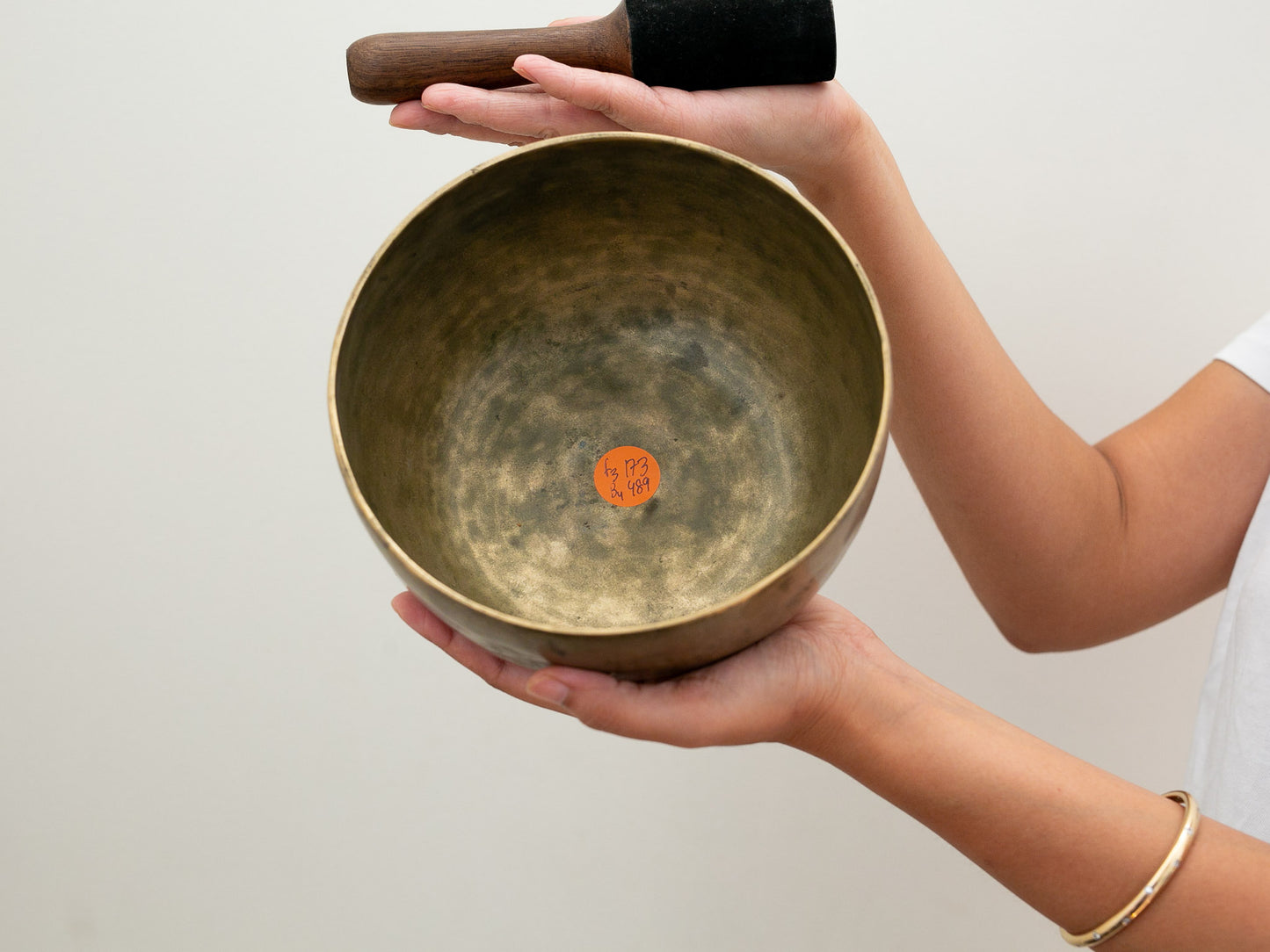 Tara Singing Bowl - Base Note F3 (173 Hz)