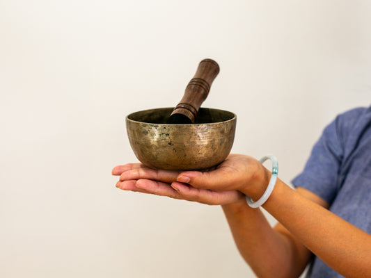 Small Old 'Tara' Singing Bowl - Base Note E4 (324 Hz)