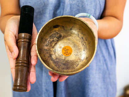 Small Old 'Tara' Singing Bowl - Base Note E3 (326 Hz)