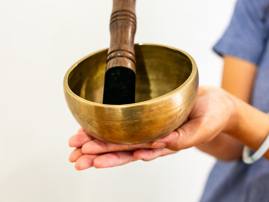 Small Old 'Tara' Singing Bowl - Base Note B4 (503 Hz)