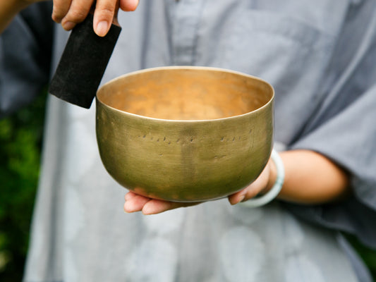 Old 'Tara' Singing Bowl - Base Note F#3 (188 Hz)