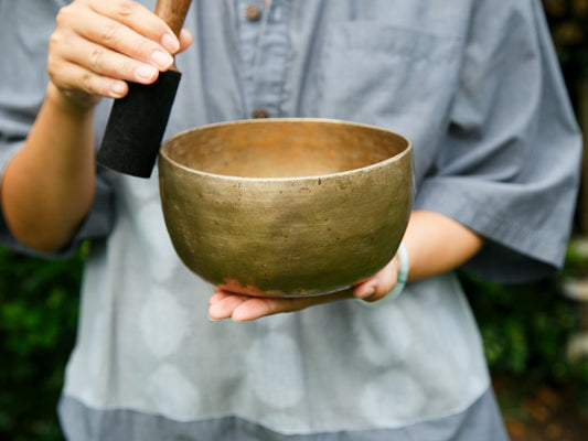 Old 'Tara' Singing Bowl - Base Note B3 (241 Hz)