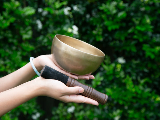 Small Contemporary Flow Singing Bowl - Base note E4 (332 Hz)
