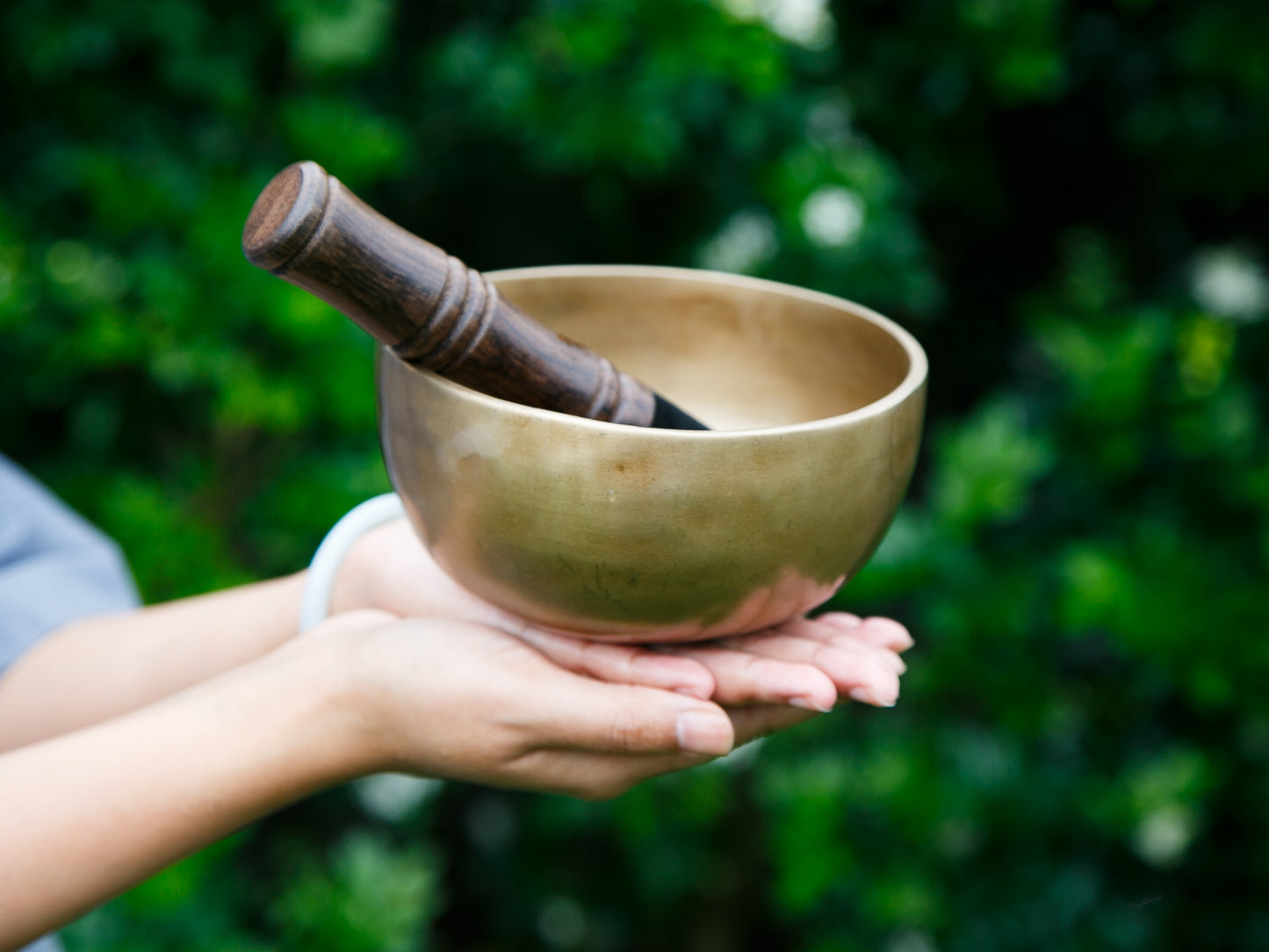 Small Contemporary Flow Singing Bowl - Base note F4 (343 Hz)