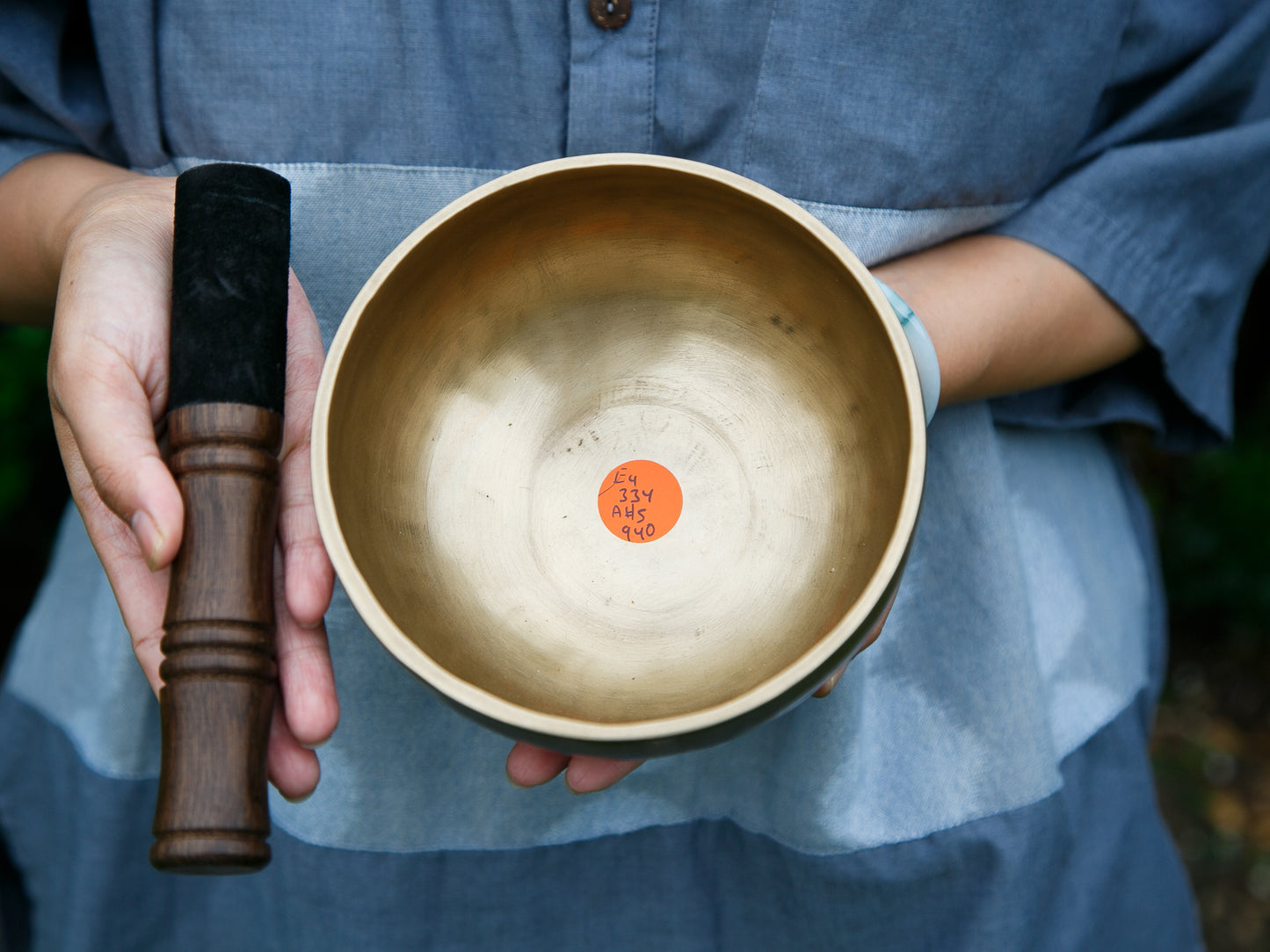 Small Contemporary Flow Singing Bowl - Base note E4 (334 Hz)