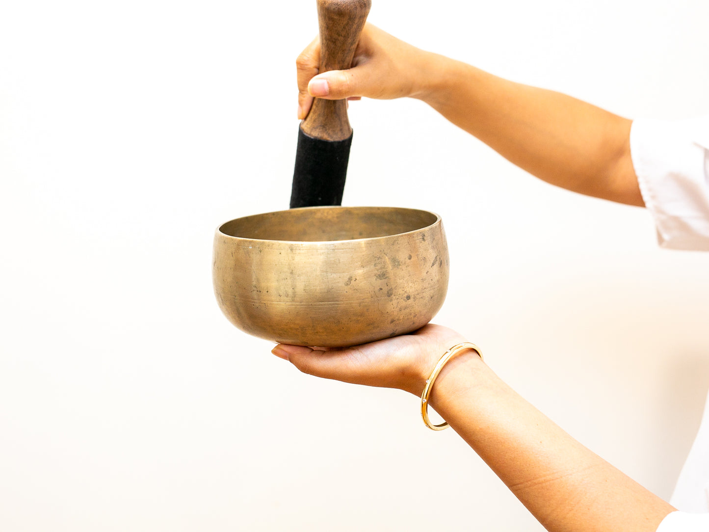 Remuna Singing Bowl - Base note G#3 (208 Hz)