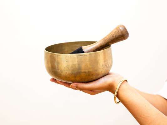 Remuna Singing Bowl - Base note E3 (165 Hz)