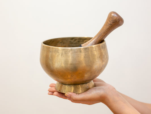 Pedestal Singing Bowl - Base Note C#4 281 Hz