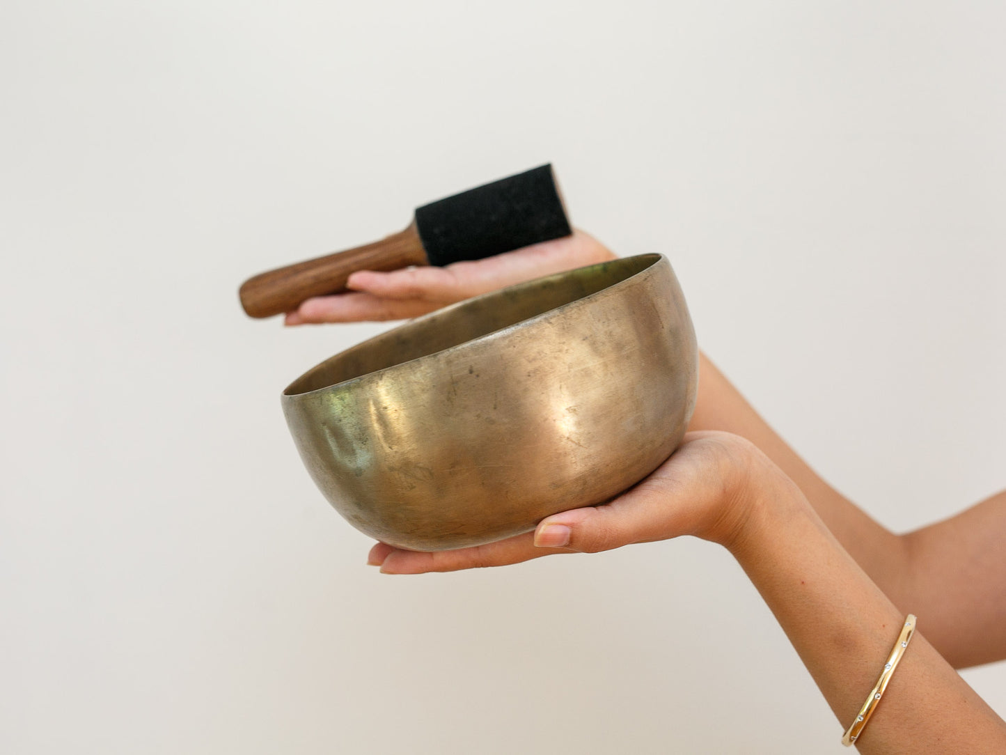 Tara Singing Bowl - Base Note G#3 (210 Hz)