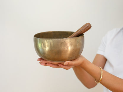 Tara Singing Bowl - Base Note G#3 (210 Hz)