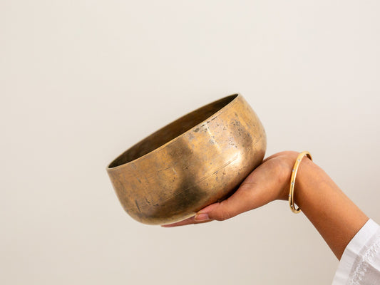 Remuna Singing Bowl - Base note G#3 (207 Hz)