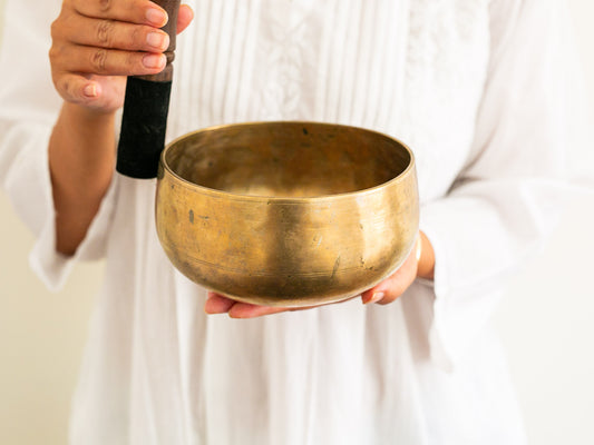 Remuna Singing Bowl - Base note G#3 (207 Hz)