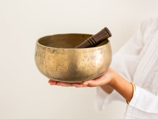 Remuna Singing Bowl - Base note G#3 (202 Hz)