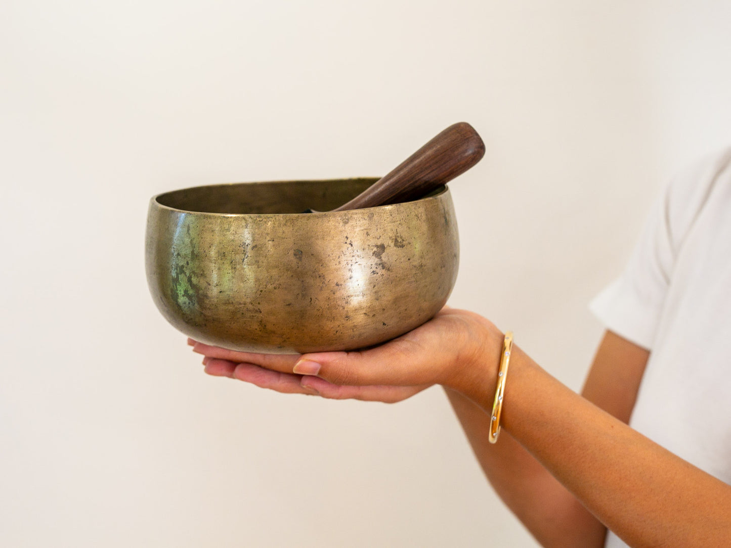 Remuna Singing Bowl - Base note F#3 (182 Hz)