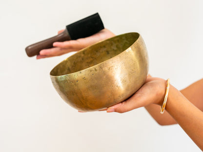 Tara Singing Bowl - Base Note D3 (143 Hz)