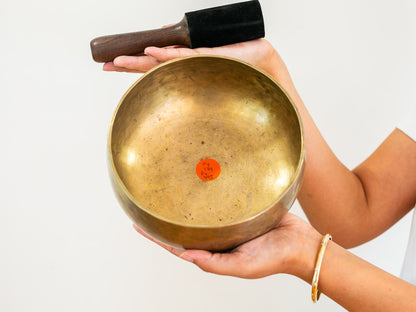 Remuna Singing Bowl - Base note F3 (179 Hz)