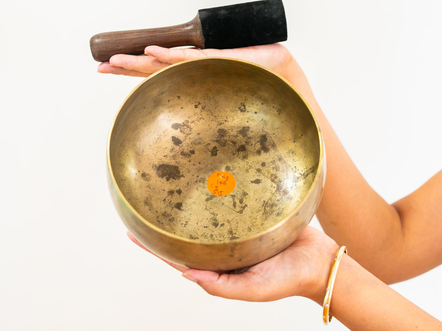 Remuna Singing Bowl - Base note F#3 (188 Hz)