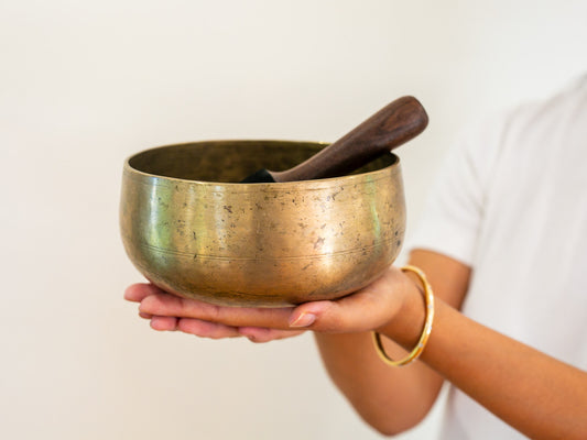 Remuna Singing Bowl - Base note G#3 (205 Hz)