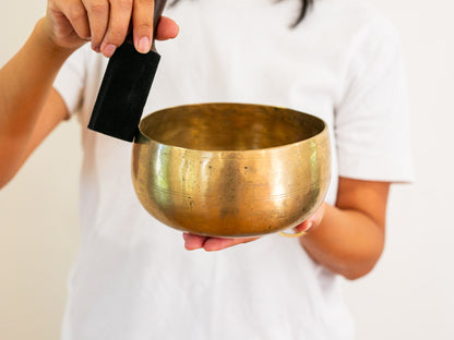 Remuna Singing Bowl - Base note F3 (178 Hz)