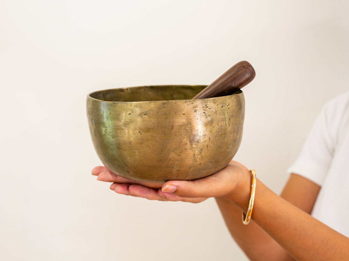 Tara Singing Bowl - Base Note F3 (178 Hz)