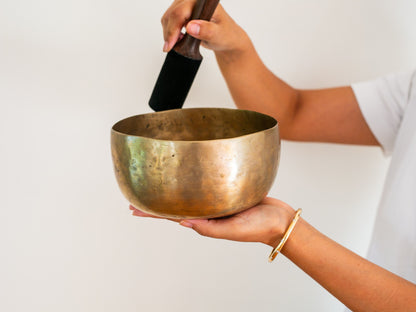 Tara Singing Bowl - Base Note C#3 (137 Hz)