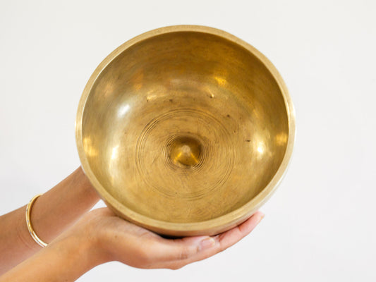 Lingam Singing Bowl - E4 328 Hz